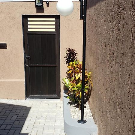 Suites Verano Ubatuba - Bairro Itagua - Com Piscina Exterior foto